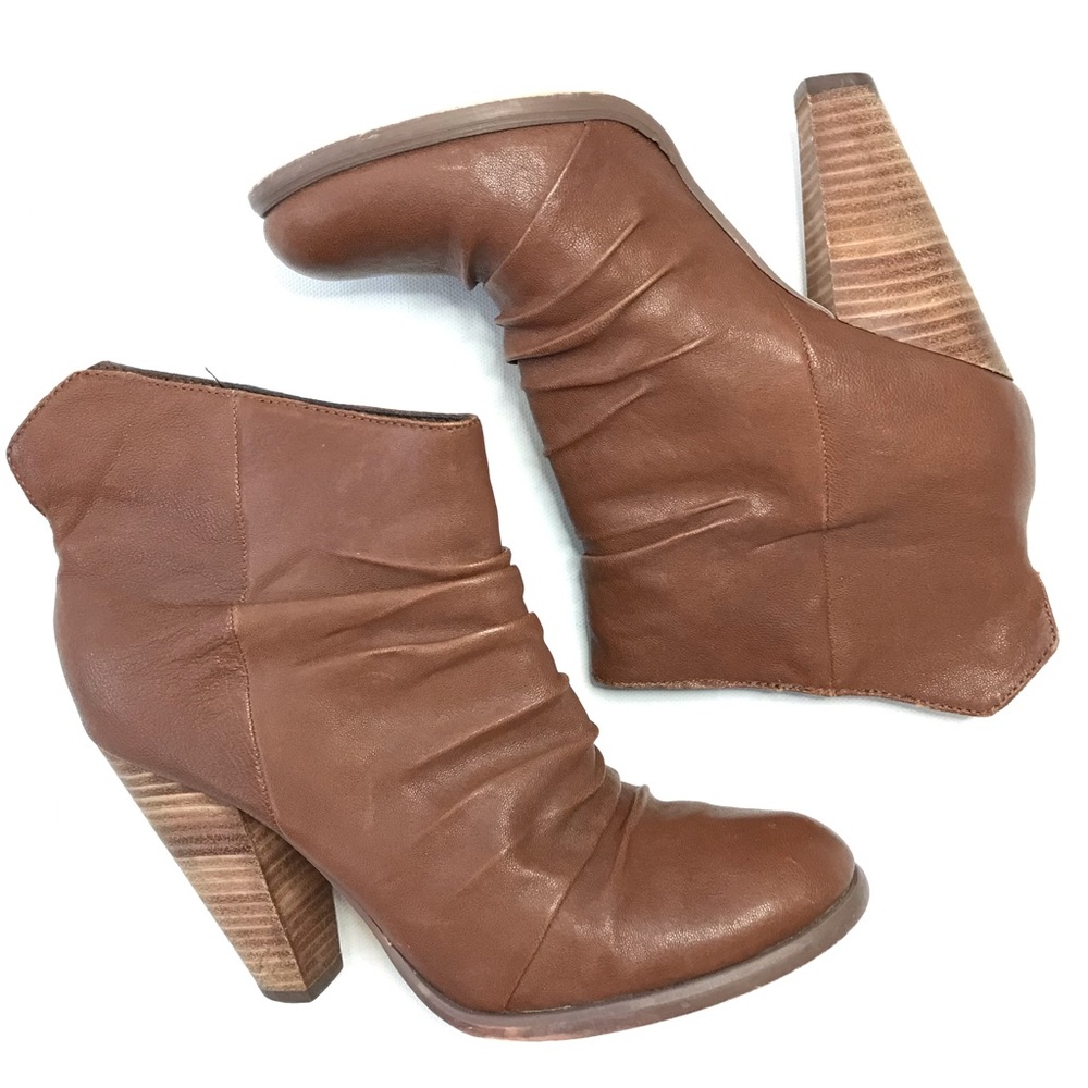 Seychelles Size 6.5 Rouched Leather Bootie S2